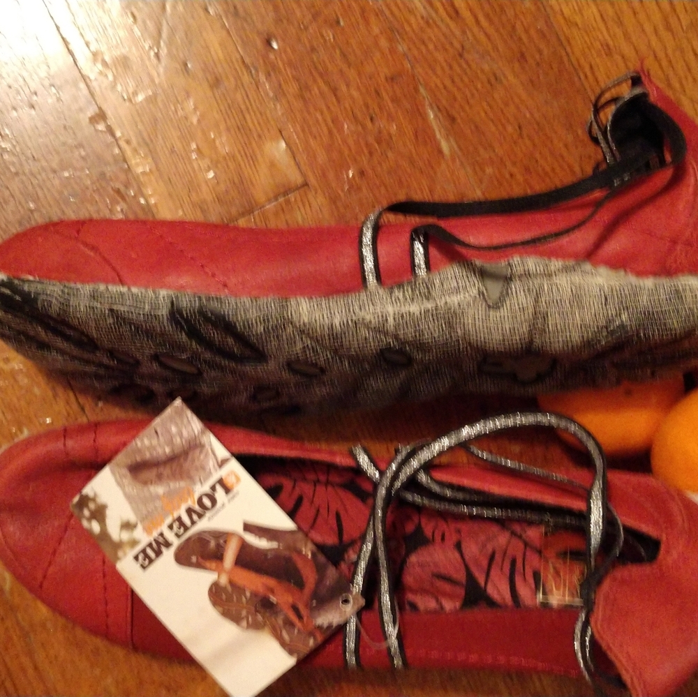 Dance Away! CUSHE (NWT, Size 8) Silver-Laced Ballet Flats in Crimson - So Comfy